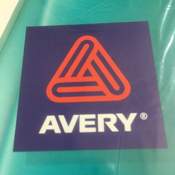 Pack of 25 Avery Diamond Clear Heavyweight Sheet Protectors, Acid Free, 75304 - Picture 2 of 7